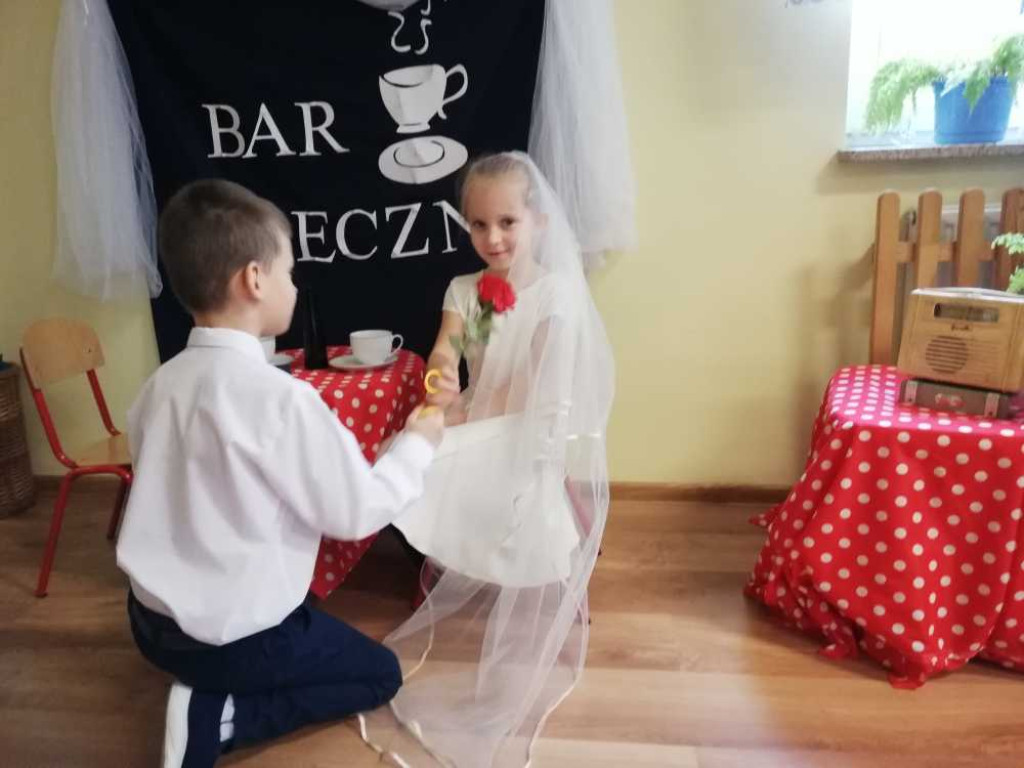 Hrubieszów: Dzień Babci i Dziadka w Miejskim Przedszkolu nr 3 przy ul. Grotthusów (ZDJĘCIA, WIDEO)