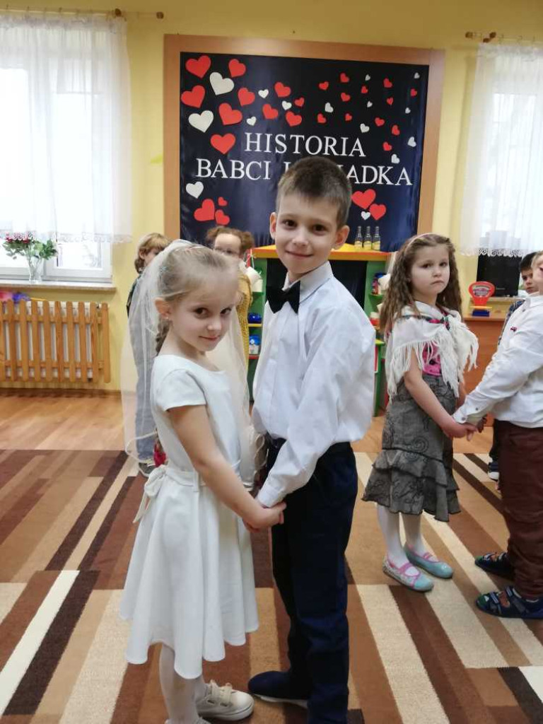 Hrubieszów: Dzień Babci i Dziadka w Miejskim Przedszkolu nr 3 przy ul. Grotthusów (ZDJĘCIA, WIDEO)