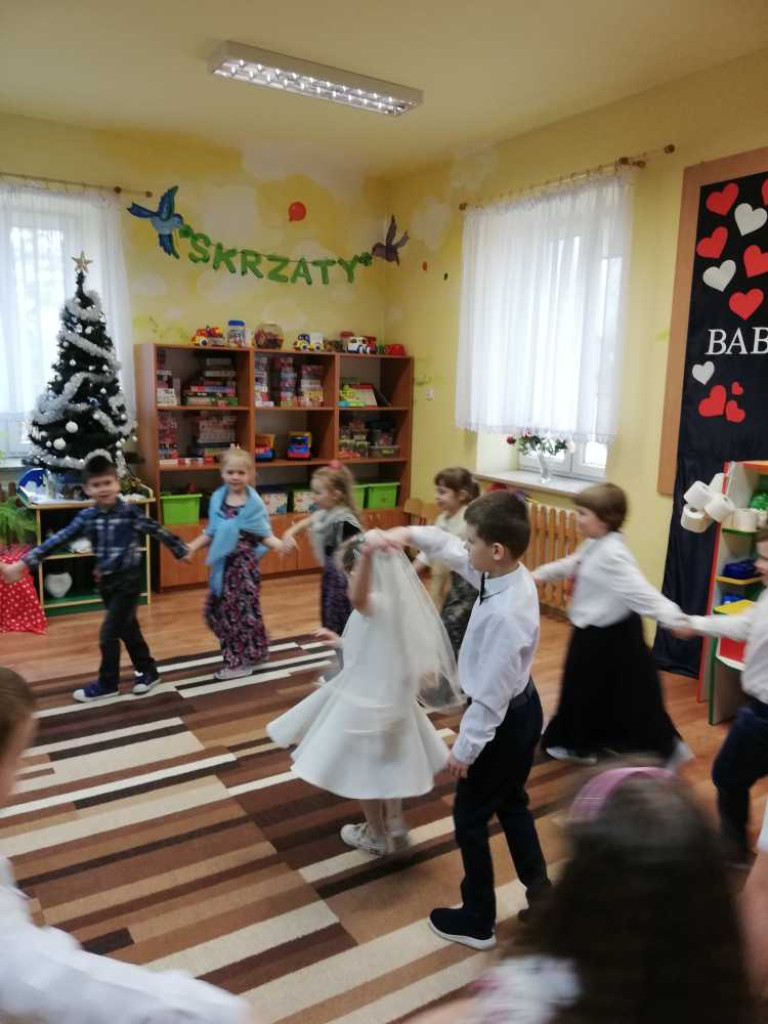 Hrubieszów: Dzień Babci i Dziadka w Miejskim Przedszkolu nr 3 przy ul. Grotthusów (ZDJĘCIA, WIDEO)