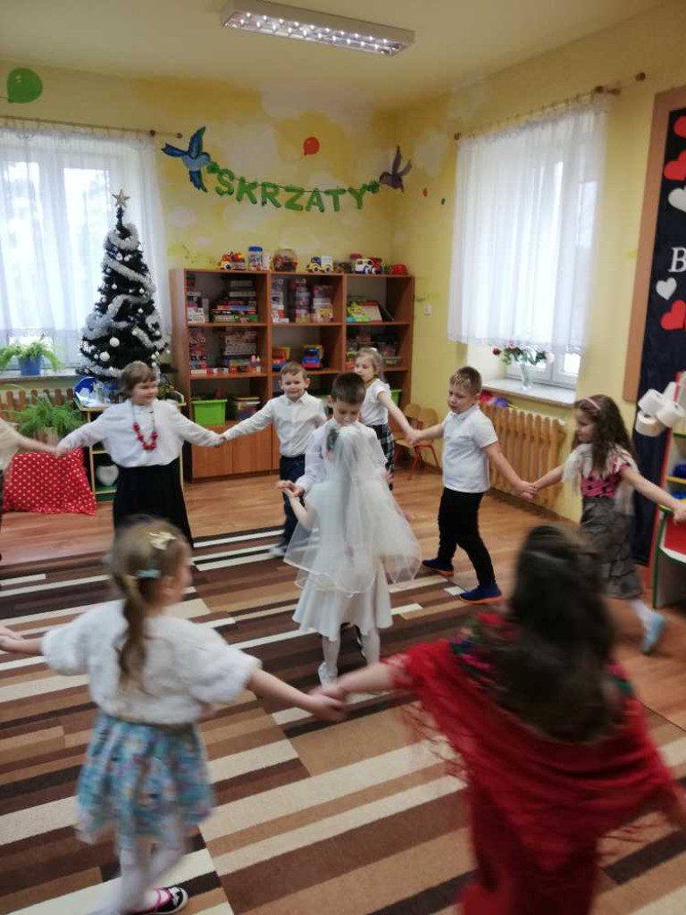 Hrubieszów: Dzień Babci i Dziadka w Miejskim Przedszkolu nr 3 przy ul. Grotthusów (ZDJĘCIA, WIDEO)