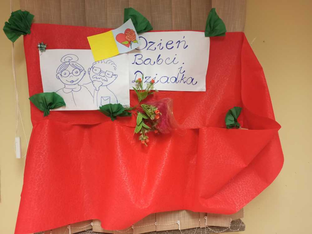Hrubieszów: Dzień Babci i Dziadka - Caritas, Trójka i PZPSW (ZDJĘCIA)