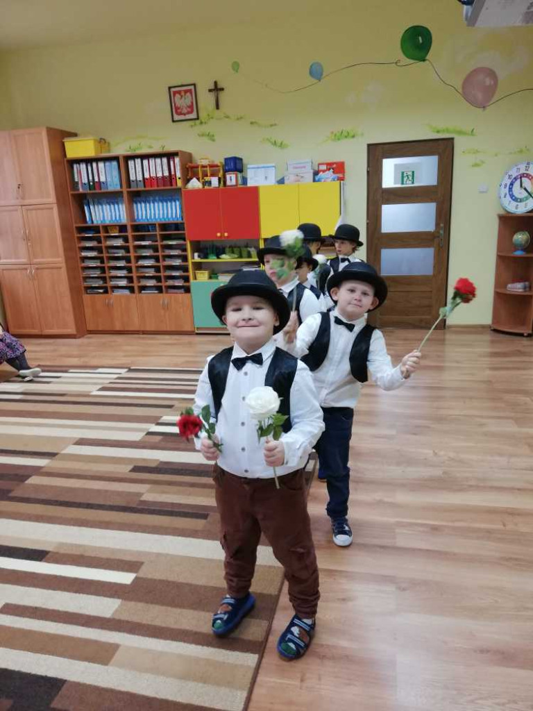 Hrubieszów: Dzień Babci i Dziadka w Miejskim Przedszkolu nr 3 przy ul. Grotthusów (ZDJĘCIA, WIDEO)