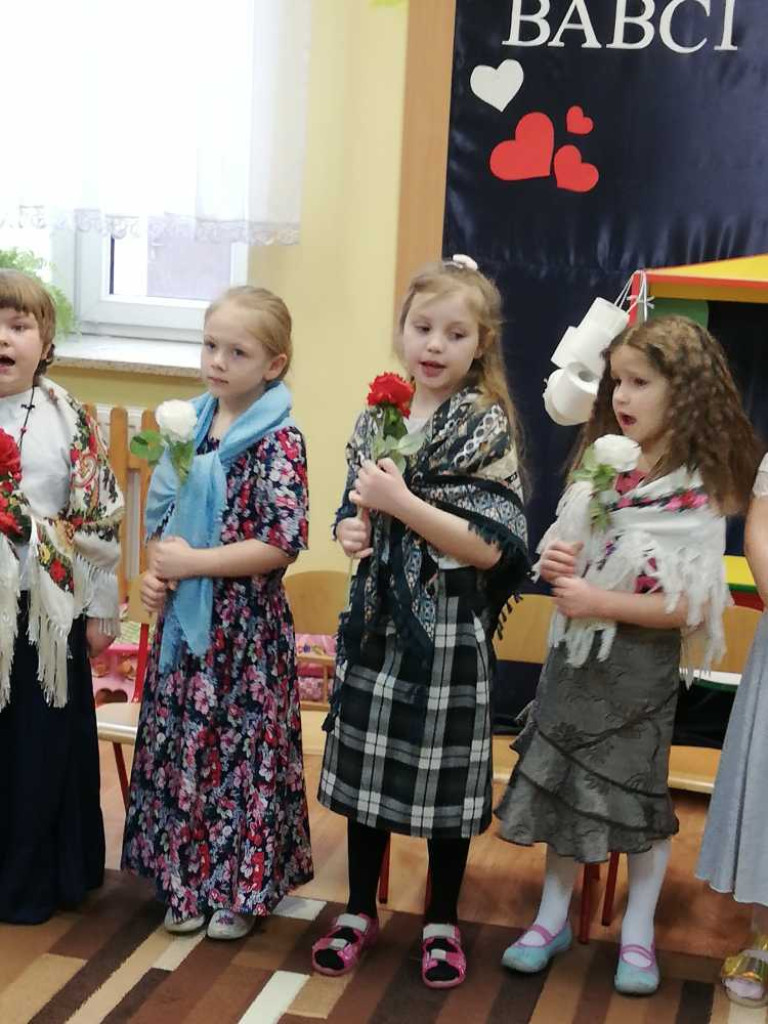 Hrubieszów: Dzień Babci i Dziadka w Miejskim Przedszkolu nr 3 przy ul. Grotthusów (ZDJĘCIA, WIDEO)