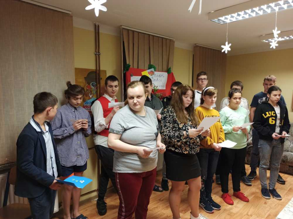 Hrubieszów: Dzień Babci i Dziadka - Caritas, Trójka i PZPSW (ZDJĘCIA)