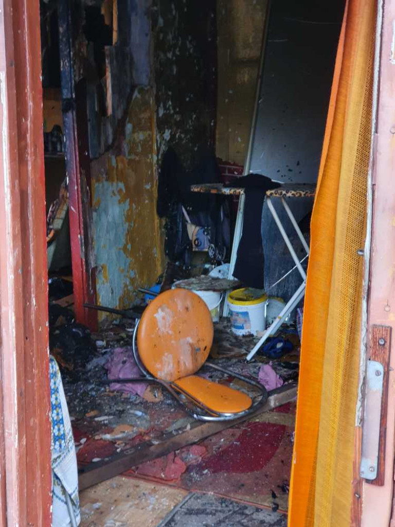Hrubieszów: Pożar domu na ulicy Targowej. W akcji uczestniczyło 24 strażaków, straty oszacowano na 100 tys. (ZDJĘCIA)