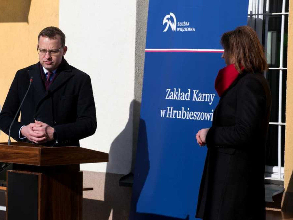 Sprzęt łączności od Zakładu Karnego w Hrubieszowie dla OSP