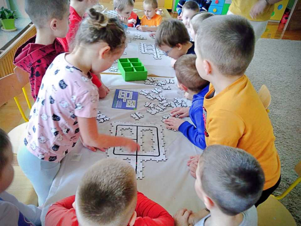 Hrubieszów: Programowanie z Ozobotami w Przedszkolu nr 2 (ZDJĘCIA)