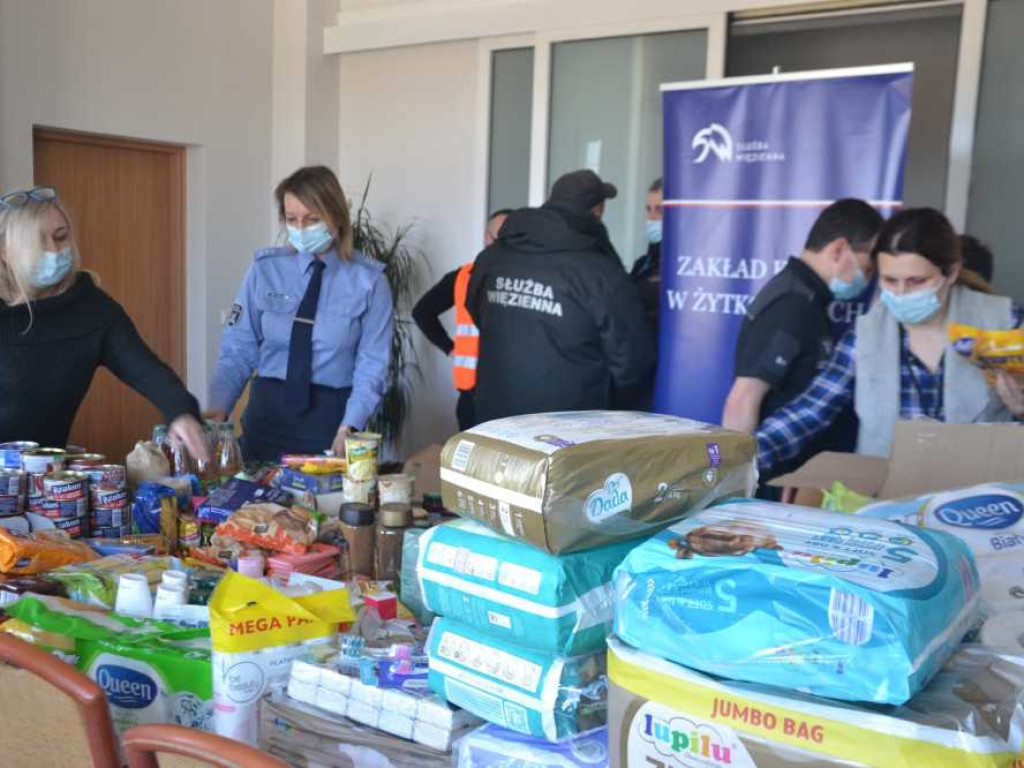 Solidarni z Ukrainą. Lubelska Służba Więzienna pomaga uchodźcom (ZDJĘCIA)
