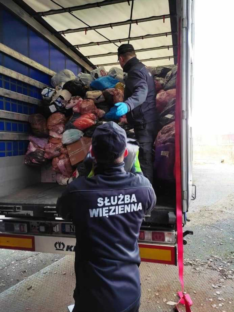 Solidarni z Ukrainą. Lubelska Służba Więzienna pomaga uchodźcom (ZDJĘCIA)