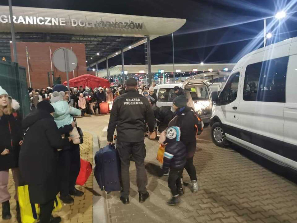 Solidarni z Ukrainą. Lubelska Służba Więzienna pomaga uchodźcom (ZDJĘCIA)