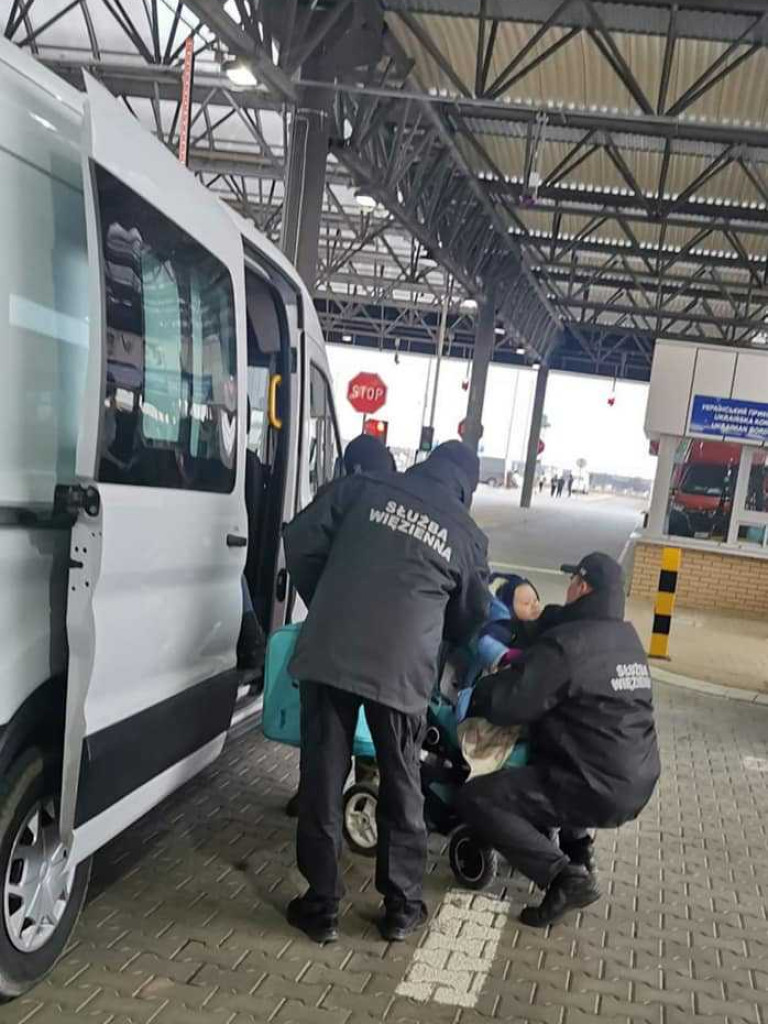 Solidarni z Ukrainą. Lubelska Służba Więzienna pomaga uchodźcom (ZDJĘCIA)