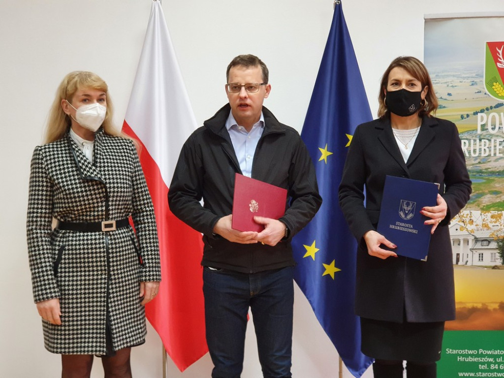 Hrubieszów: 600 tys. na karetkę i 15 tys. na pomoc uchodźcom (ZDJĘCIA, WIDEO)