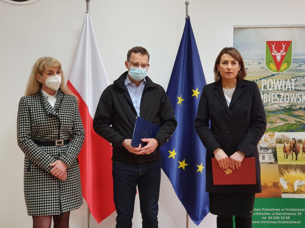 Hrubieszów: 600 tys. na karetkę i 15 tys. na pomoc uchodźcom (ZDJĘCIA, WIDEO)