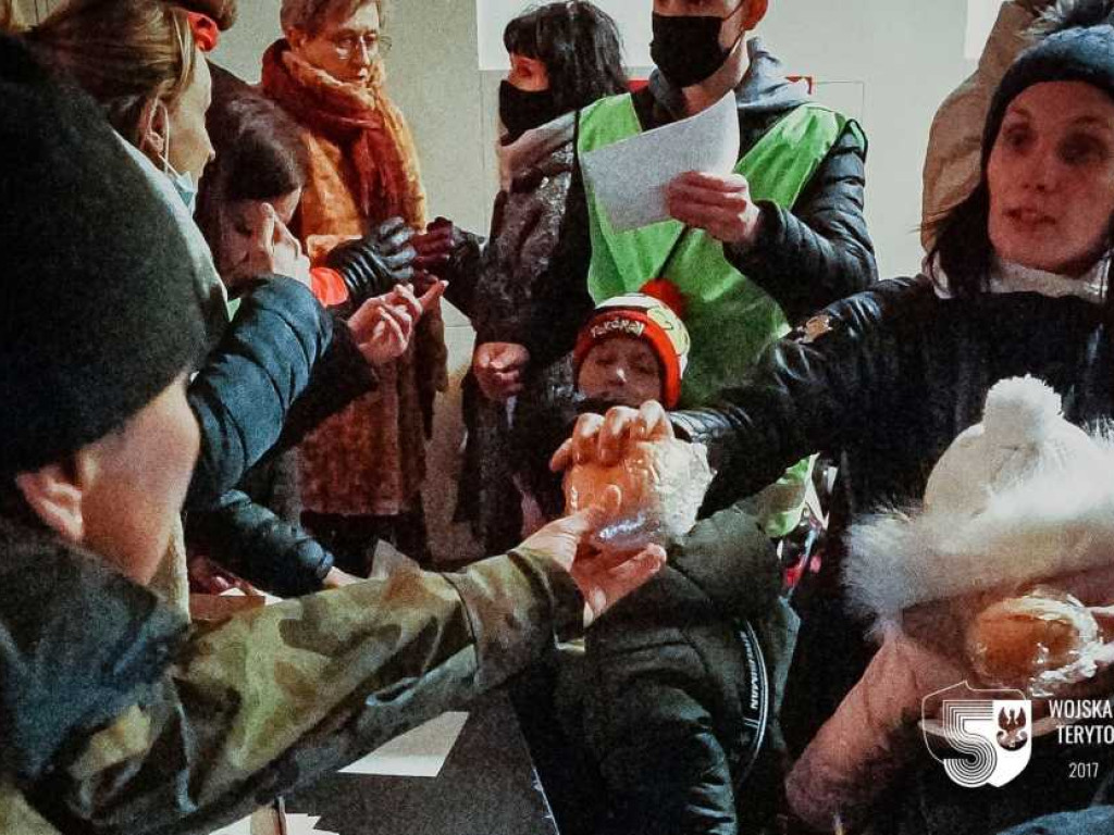Hrubieszów: Terytorialsi wspierają organizację pomocy dla uchodźców z Ukrainy (ZDJĘCIA)