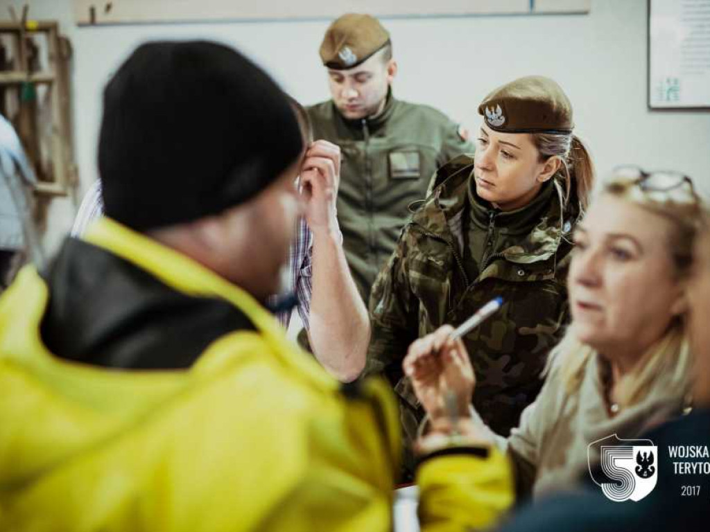 Hrubieszów: Terytorialsi wspierają organizację pomocy dla uchodźców z Ukrainy (ZDJĘCIA)