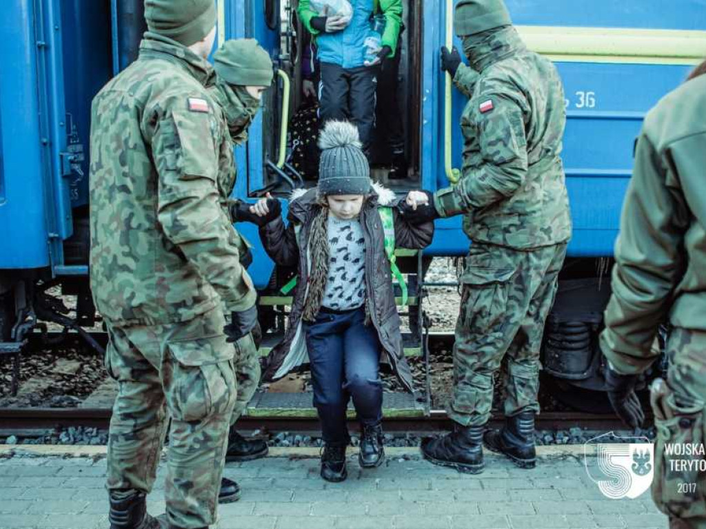 Hrubieszów: Terytorialsi wspierają organizację pomocy dla uchodźców z Ukrainy (ZDJĘCIA)