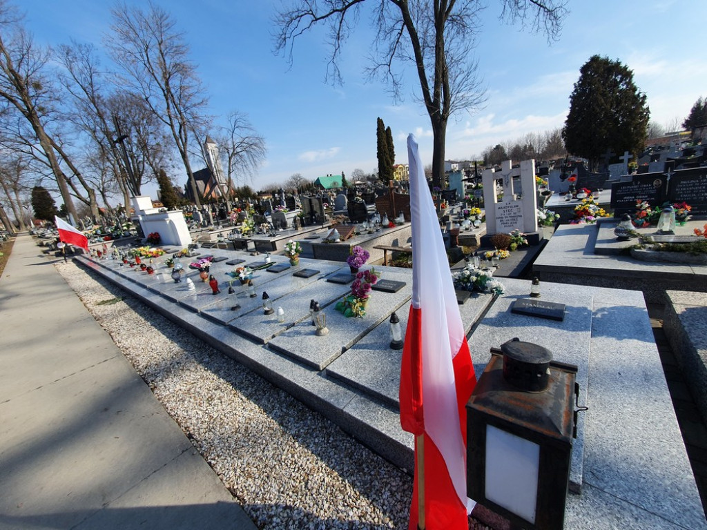 Hrubieszów: Uczczono pamięć pomordowanych kolejarzy i osób cywilnych (ZDJĘCIA)