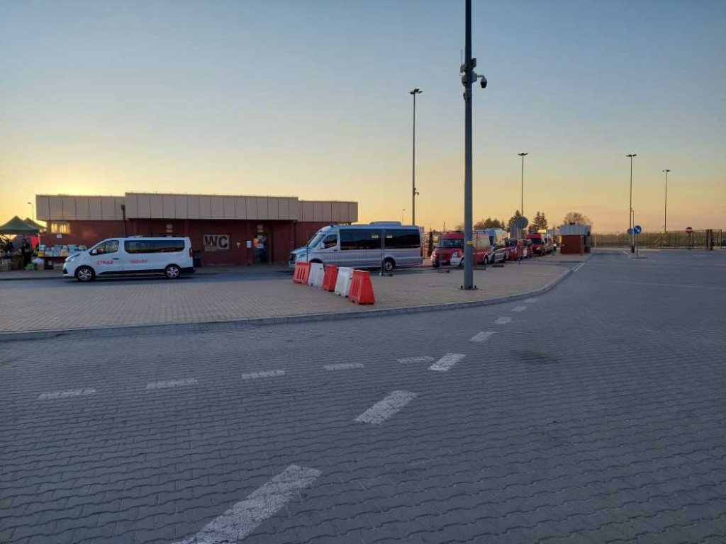 Hrubieszów: Strażacy pomagają uchodźcom (ZDJĘCIA)