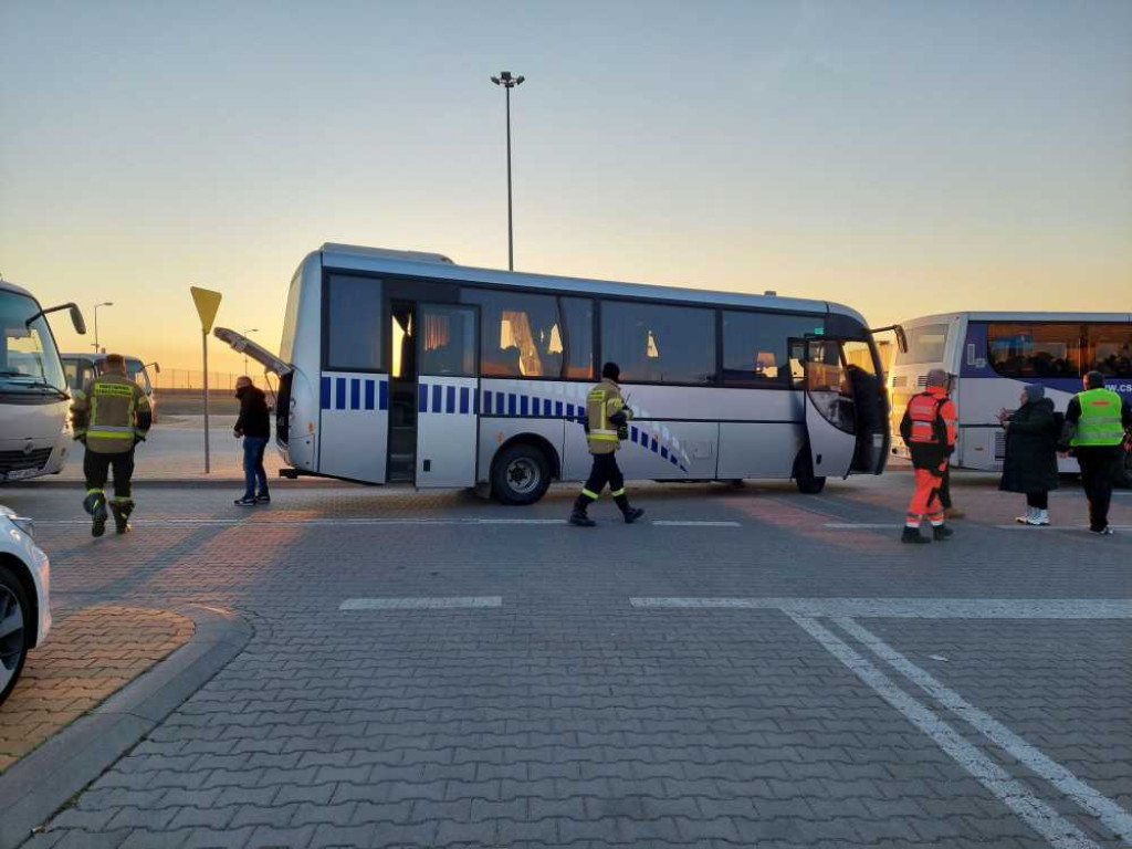 Hrubieszów: Strażacy pomagają uchodźcom (ZDJĘCIA)