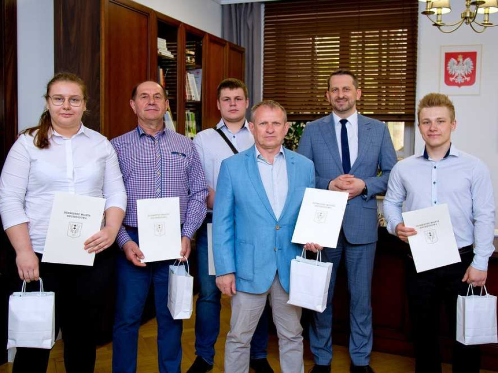 Tabele wyników sztangistów MKS Unii Hrubieszów za sezon 2021 (ZDJĘCIA)