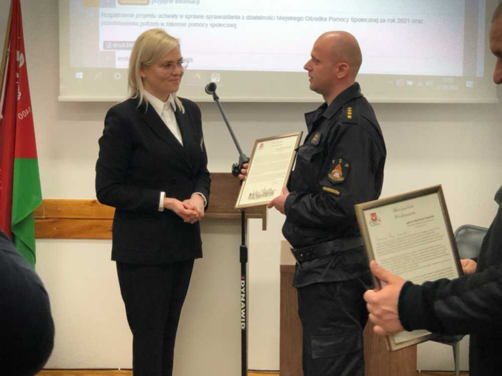 Hrubieszów: Podziękowania za pomoc dla służb mundurowych (ZDJĘCIA)