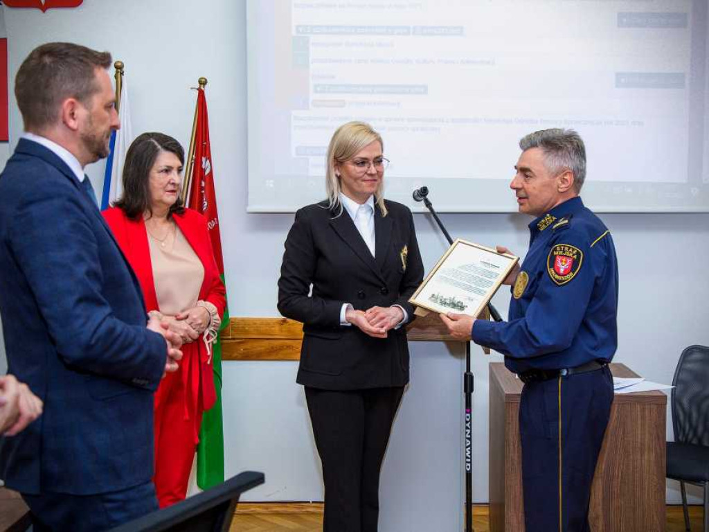 Hrubieszów: Podziękowania za pomoc dla służb mundurowych (ZDJĘCIA)