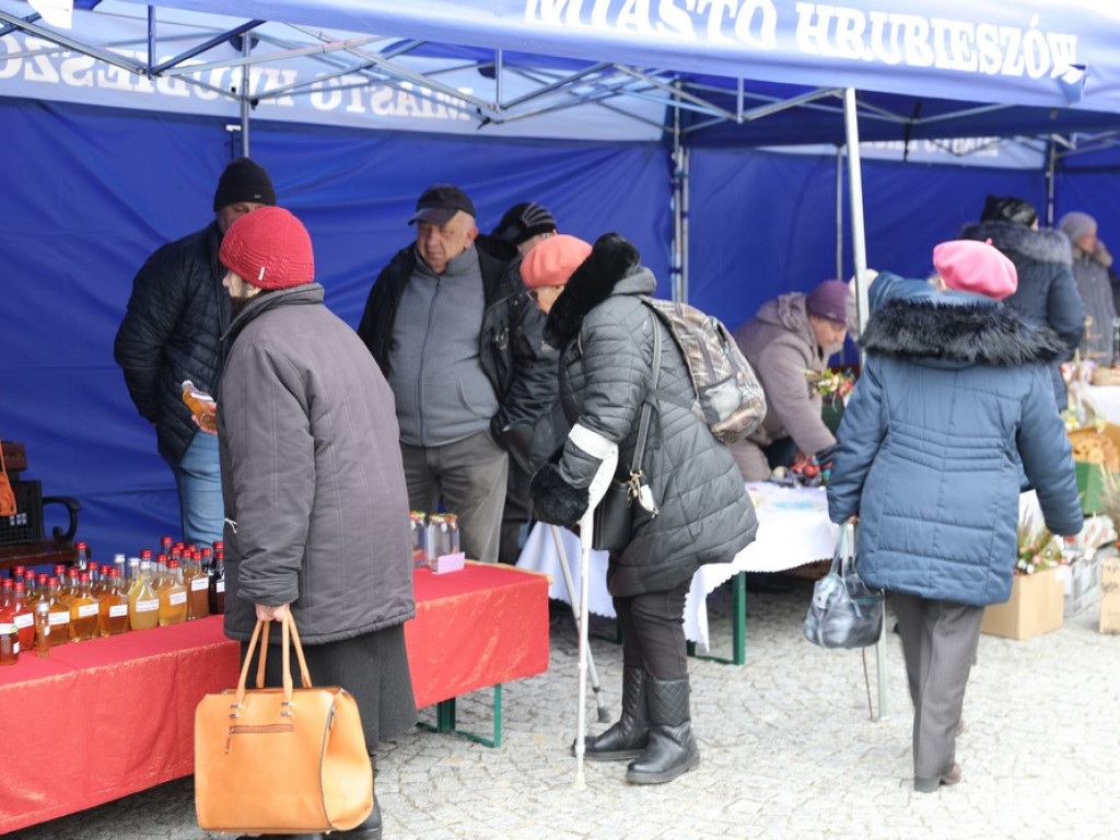 Hrubieszów: Trwa Wielkanocny Kiermasz Pisanek i Palm (ZDJĘCIA)