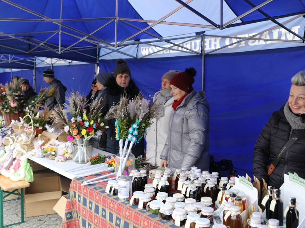 Hrubieszów: Trwa Wielkanocny Kiermasz Pisanek i Palm (ZDJĘCIA)