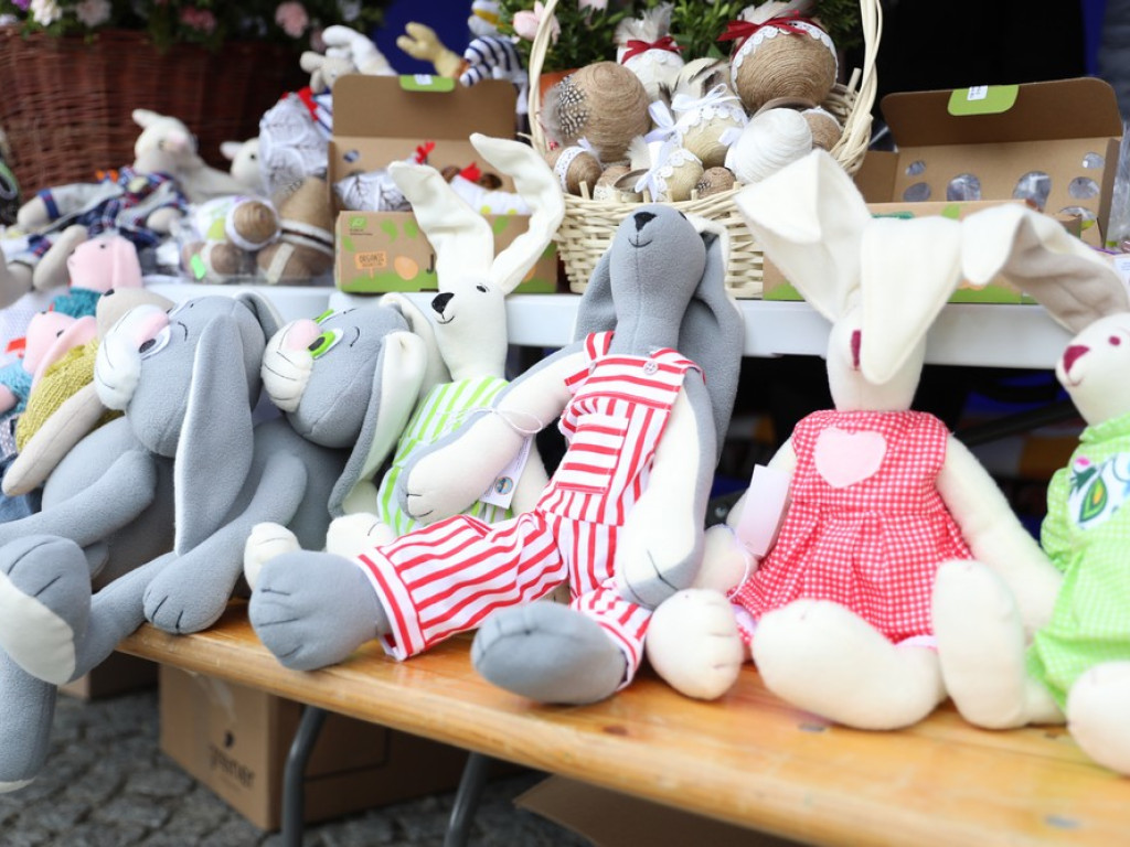 Hrubieszów: Trwa Wielkanocny Kiermasz Pisanek i Palm (ZDJĘCIA)