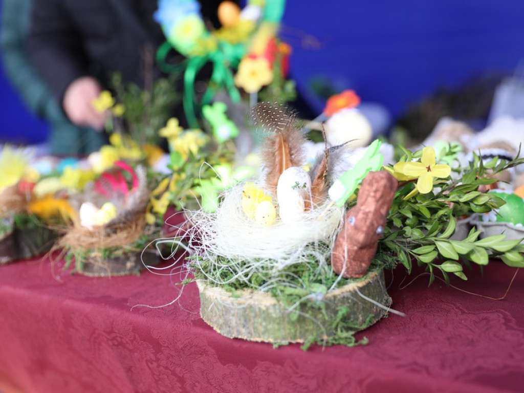 Hrubieszów: Trwa Wielkanocny Kiermasz Pisanek i Palm (ZDJĘCIA)