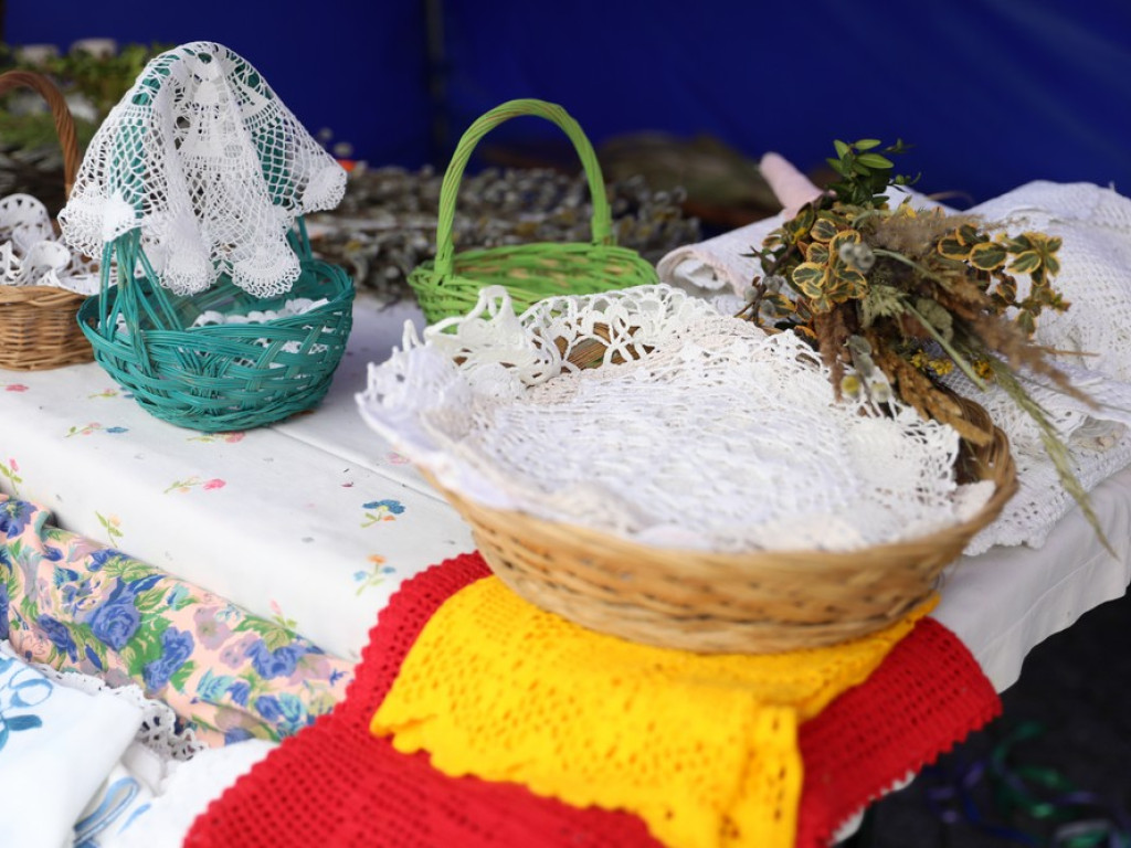 Hrubieszów: Trwa Wielkanocny Kiermasz Pisanek i Palm (ZDJĘCIA)
