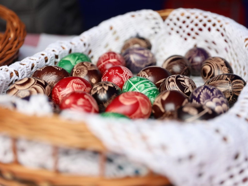 Hrubieszów: Trwa Wielkanocny Kiermasz Pisanek i Palm (ZDJĘCIA)