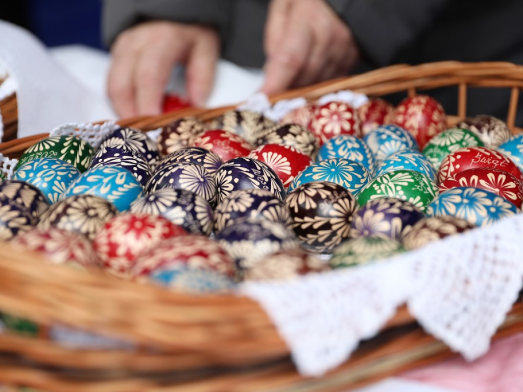 Hrubieszów: Trwa Wielkanocny Kiermasz Pisanek i Palm (ZDJĘCIA)