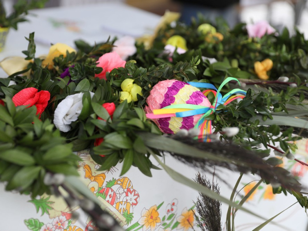 Hrubieszów: Trwa Wielkanocny Kiermasz Pisanek i Palm (ZDJĘCIA)