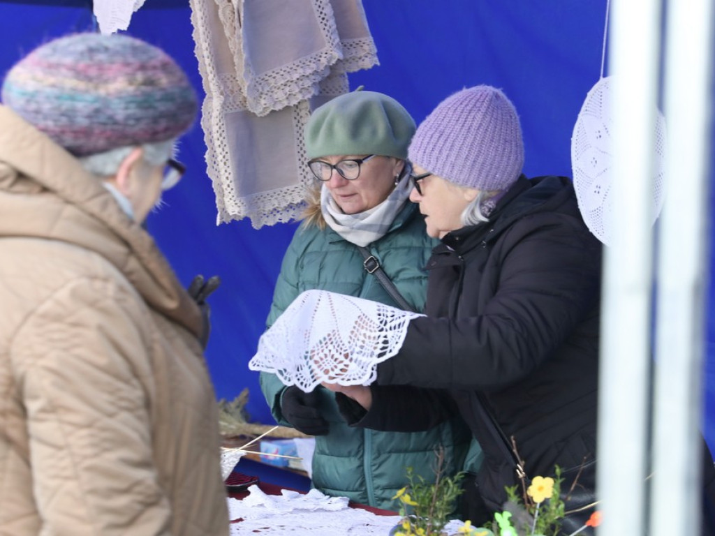 Hrubieszów: Trwa Wielkanocny Kiermasz Pisanek i Palm (ZDJĘCIA)