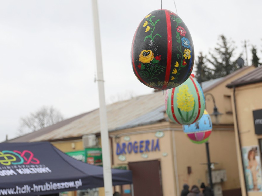 Hrubieszów: Trwa Wielkanocny Kiermasz Pisanek i Palm (ZDJĘCIA)