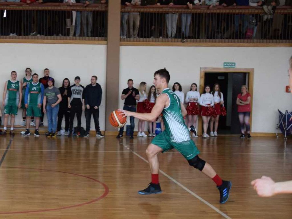 Piąte miejsce w województwie koszykarzy Staszica (ZDJĘCIA)