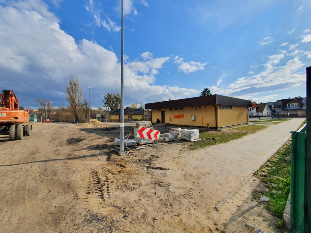 Hrubieszów: Budowa drogi dojazdowej do basenu - ZDJĘCIA