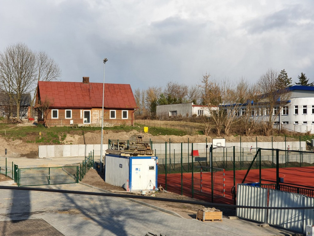 Hrubieszów: Budowa drogi dojazdowej do basenu - ZDJĘCIA