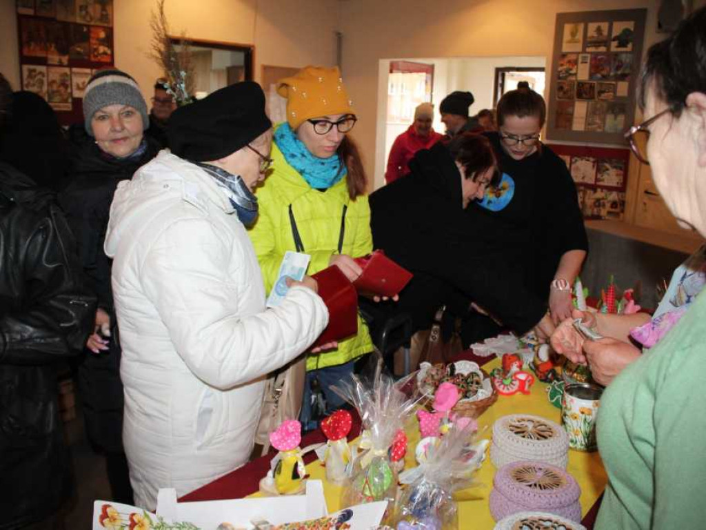 Udany charytatywny kiermasz wielkanocny w Werbkowicach - zebrano ponad 2600 zł (ZDJĘCIA)
