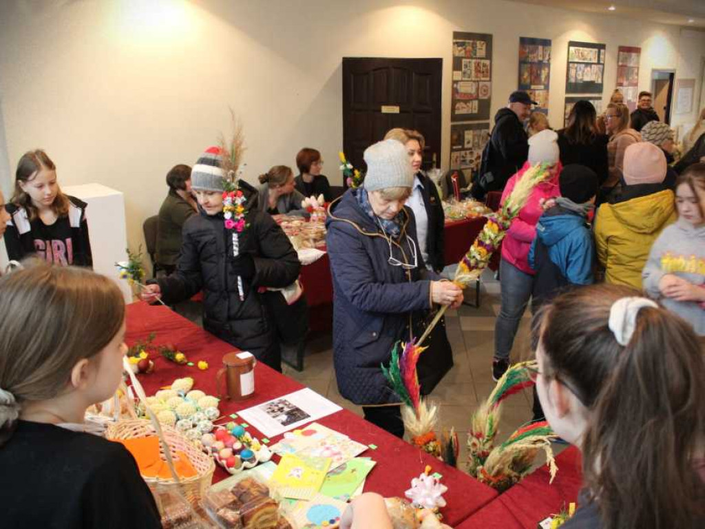 Udany charytatywny kiermasz wielkanocny w Werbkowicach - zebrano ponad 2600 zł (ZDJĘCIA)