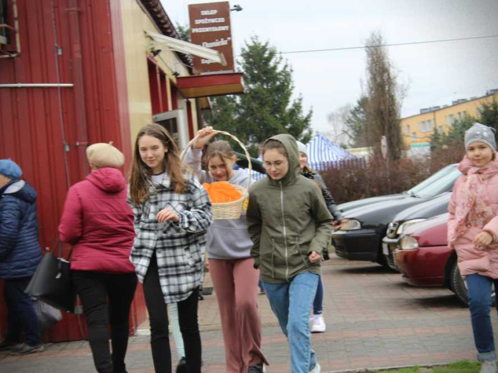 Udany charytatywny kiermasz wielkanocny w Werbkowicach - zebrano ponad 2600 zł (ZDJĘCIA)