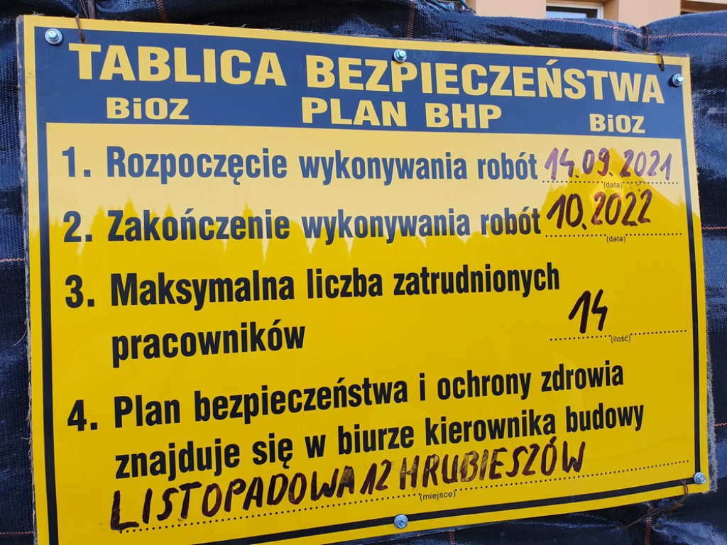 Trwa budowa sali gimnastycznej przy hrubieszowskiej Jedynce (ZDJĘCIA)