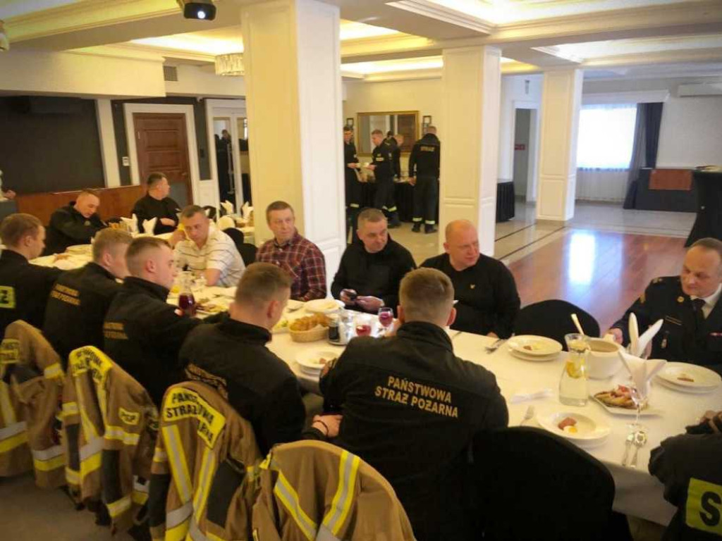 Hrubieszów: Śniadanie wielkanocne strażaków i policjantów (ZDJĘCIA)
