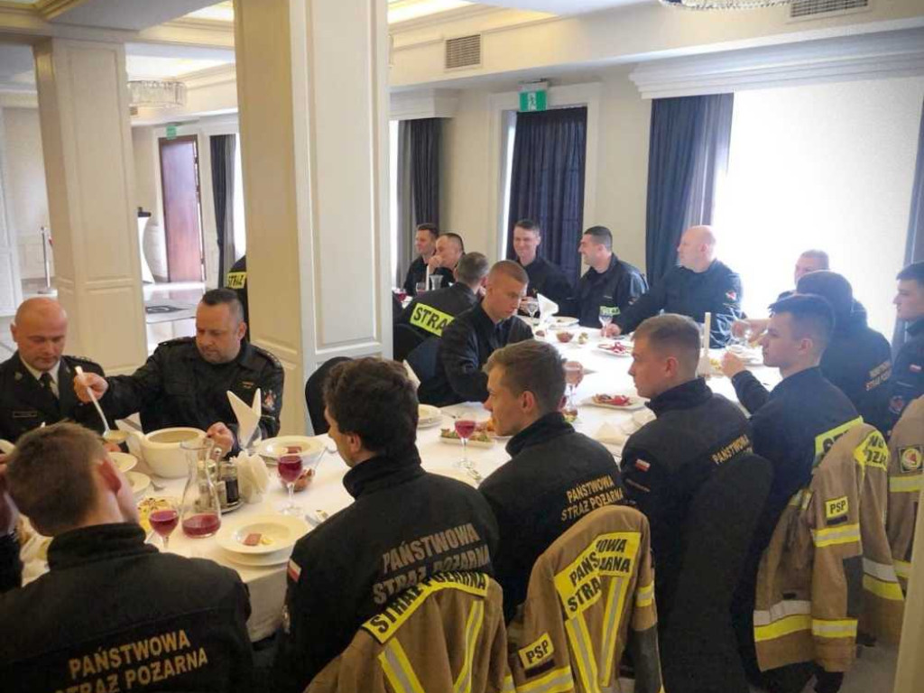 Hrubieszów: Śniadanie wielkanocne strażaków i policjantów (ZDJĘCIA)