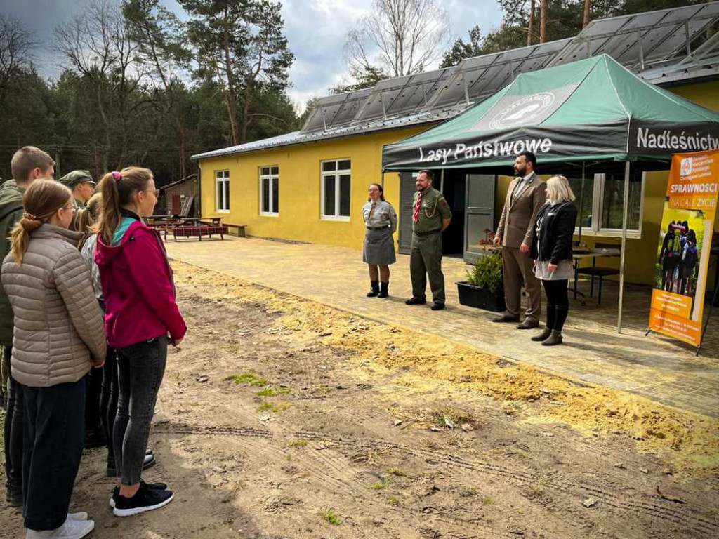 Hrubieszów: Harcerze i leśnicy - porozumienie i wspólne sadzenie drzew (ZDJĘCIA)