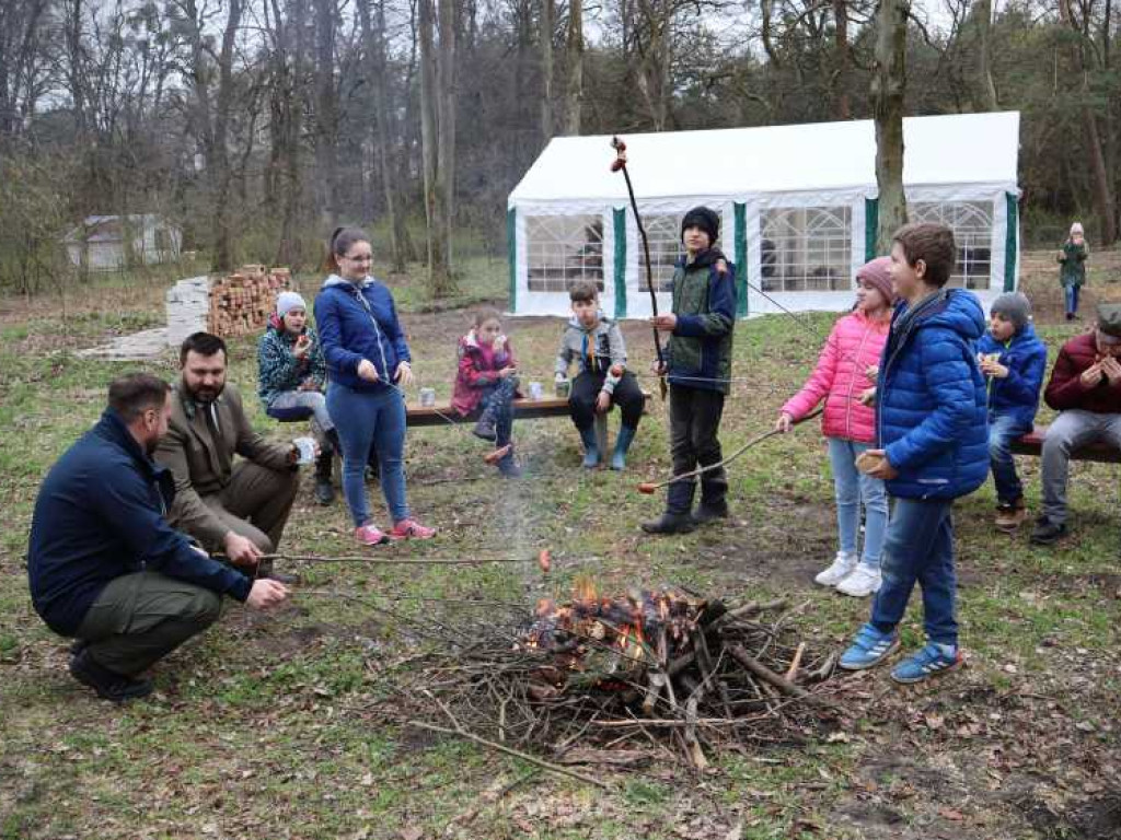 Hrubieszów: Harcerze i leśnicy - porozumienie i wspólne sadzenie drzew (ZDJĘCIA)