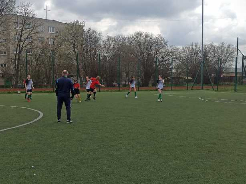 Dziewczęta z Trójki mistrzyniami powiatu w piłce nożnej (ZDJĘCIA)