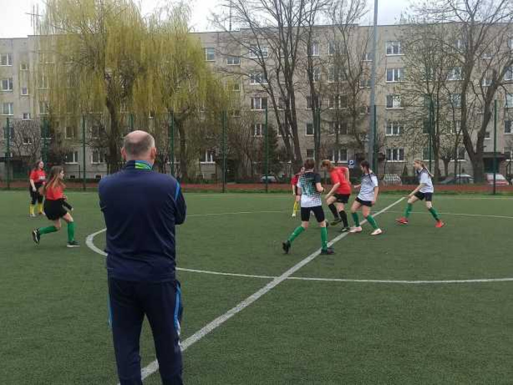 Dziewczęta z Trójki mistrzyniami powiatu w piłce nożnej (ZDJĘCIA)