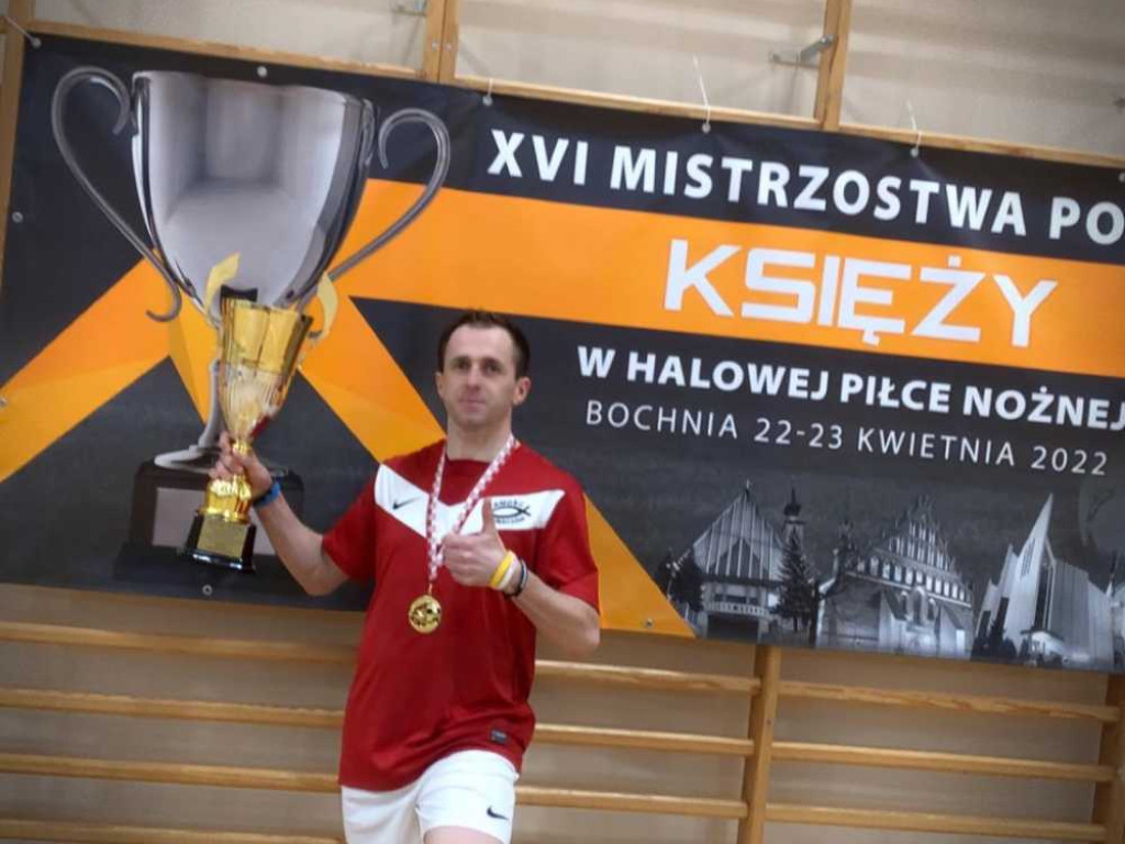 Kolejne złoto w piłkarskich Mistrzostwach Polski Księży dla Diecezji Zamojsko - Lubaczowskiej (ZDJĘCIA)